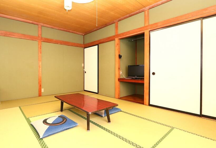 Номер Стандарт, Sports Inn Aoyama Dori