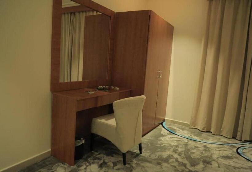 Люкс Кровать Кинг, Amaken Apart