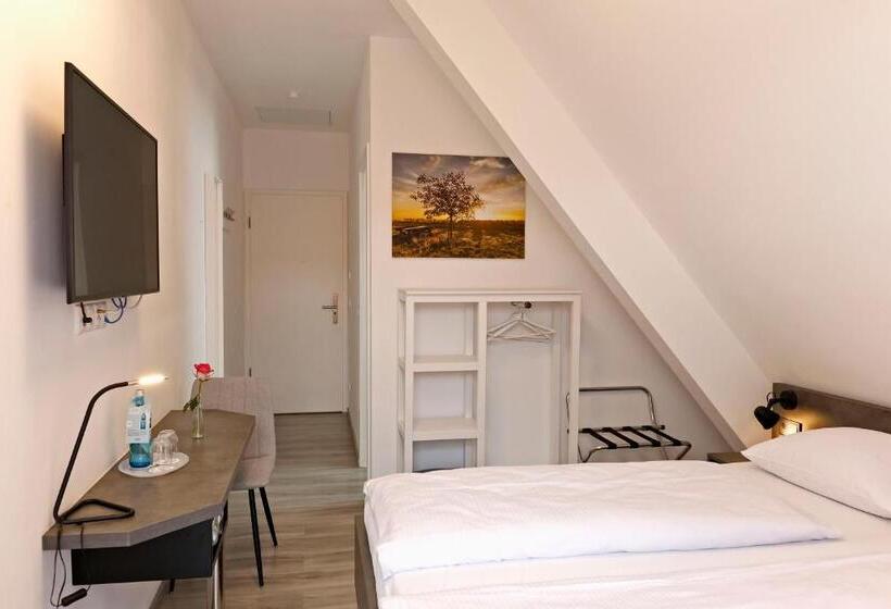 Номер Deluxe с Балконом, Vinotel Weinstrasse