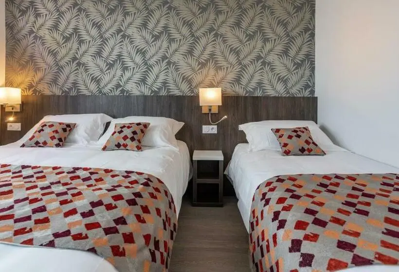スーペリアの４人部屋, Brit Hotel Ploermel   Hotel De L Hippodrome