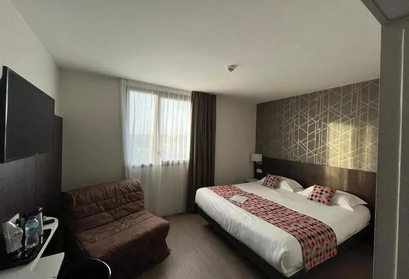 スーペリアトリプルルーム, Brit Hotel Ploermel   Hotel De L Hippodrome