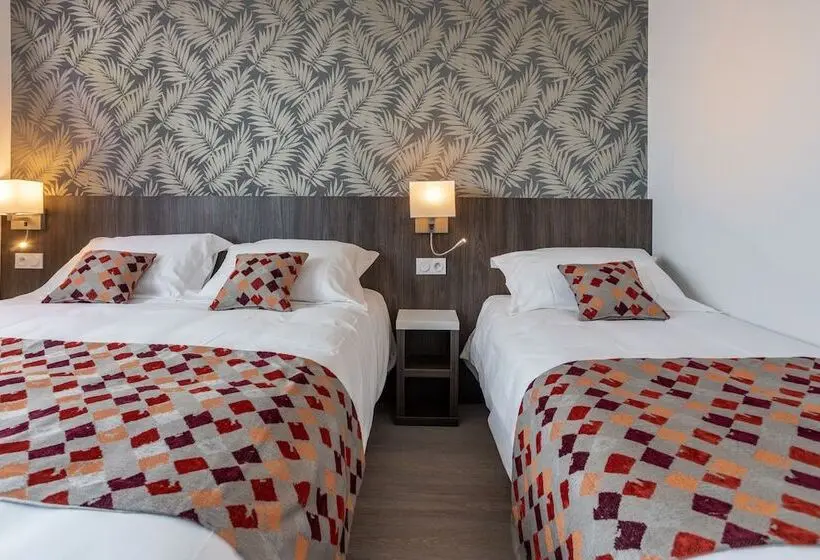 スーペリアトリプルルーム, Brit Hotel Ploermel   Hotel De L Hippodrome