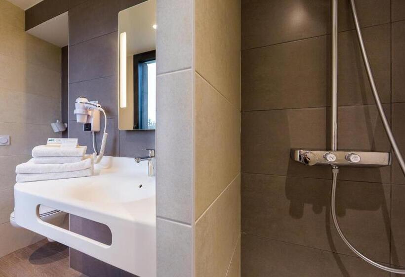 חדר סטנדרט, Brit Hotel Ploermel   Hotel De L Hippodrome