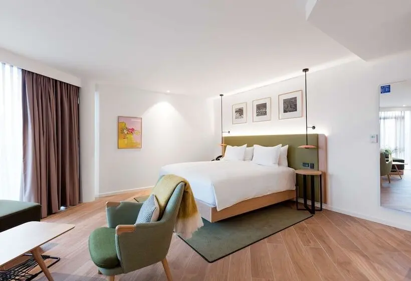 اتاق خانوادگی تودرتو, Hilton Garden Inn Faroe Islands