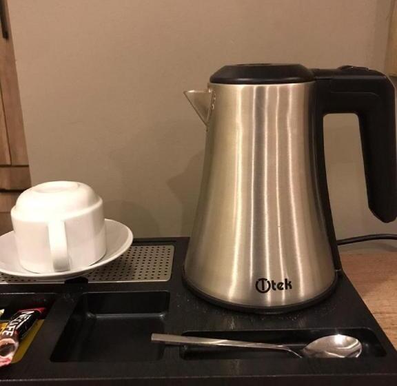 اتاق استاندارد یک نفره, Lit Suites