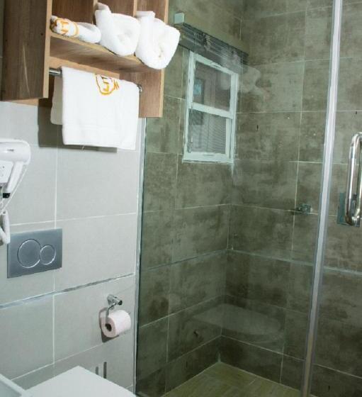 اتاق استاندارد یک نفره, Lit Suites