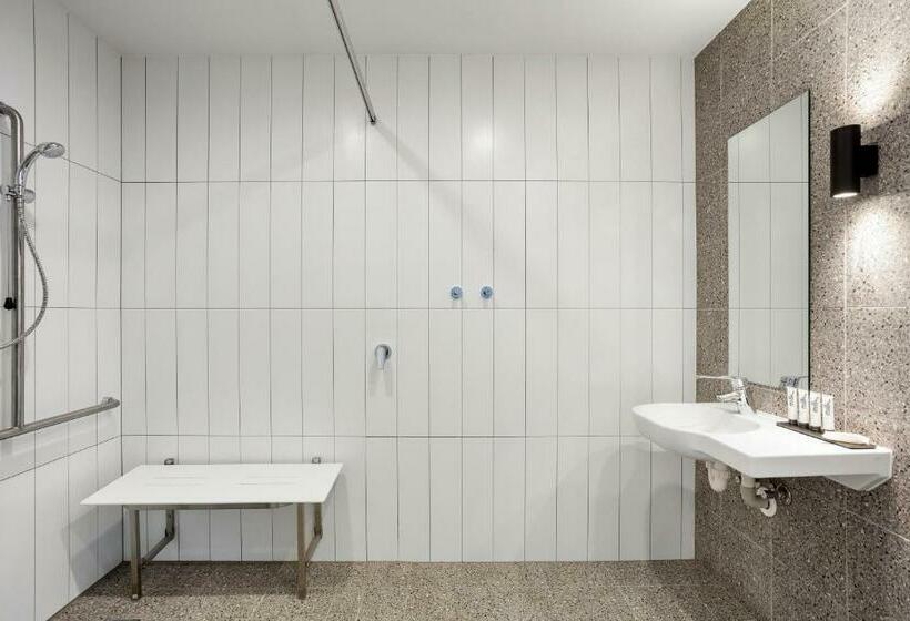 شقة غرفة واحدة, Quest Goulburn