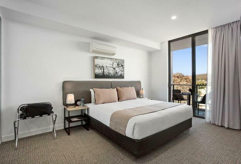 شقة غرفة واحدة, Quest Goulburn