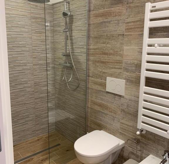 غرفة ديلوكس عائلية, Rosengarten