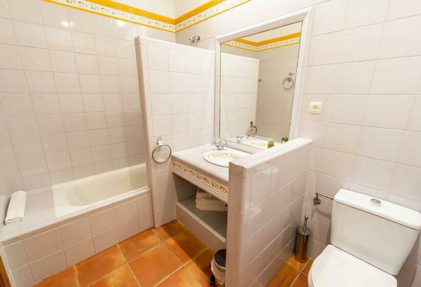 标准间, Santuario Virgen De La Fuente