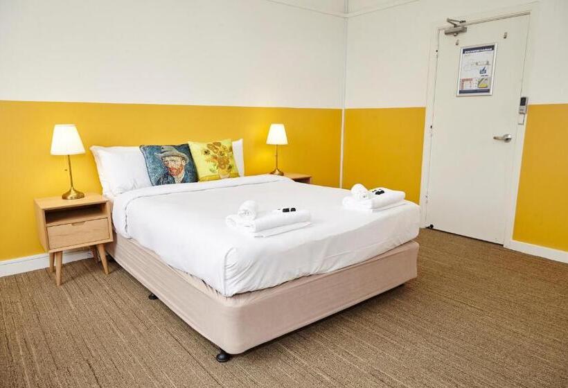 اتاق استاندارد با سرویس بهداشتی مشترک, The Erko