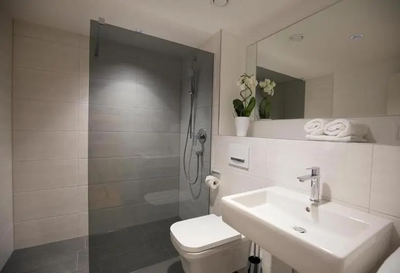 スタンダードスタジオ, Leo Apartments Miesbach