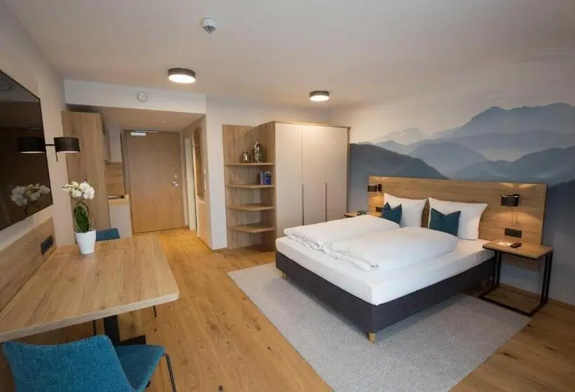 スーペリアスタジオ, Leo Apartments Miesbach