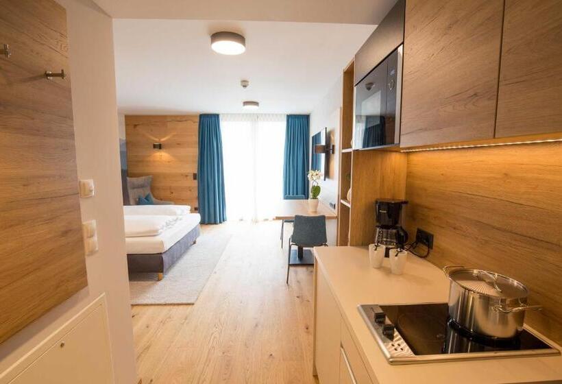 إستوديو سوبيريور, Leo Apartments Miesbach