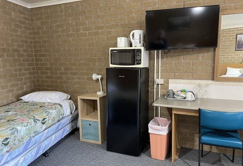 Семейный Номер, Darling Junction Motor Inn