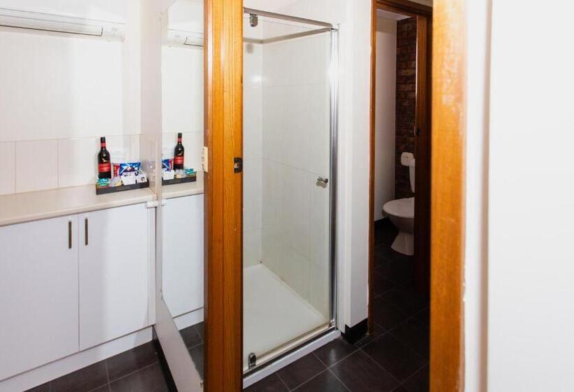 חדר סופריור עם מיטת קינג, Donald Motor Lodge