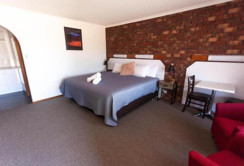 디럭스 룸 킹사이즈 침대, Donald Motor Lodge