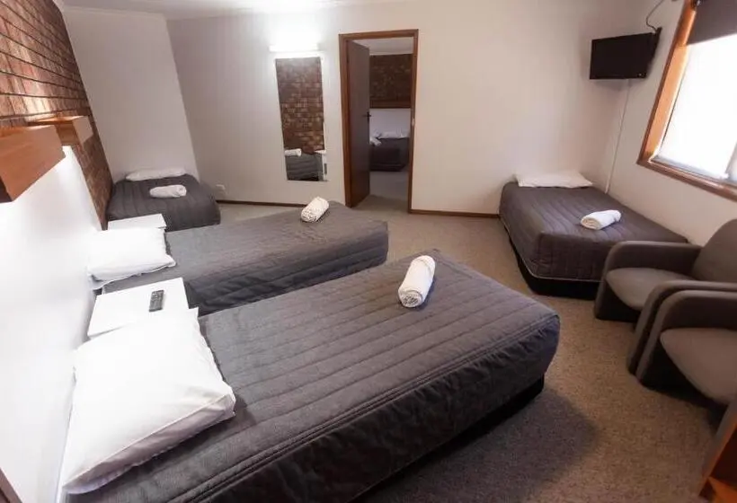 ファミリールーム, Donald Motor Lodge