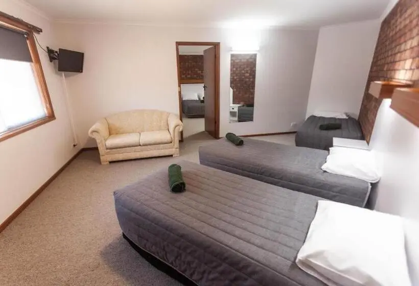 ファミリールーム, Donald Motor Lodge