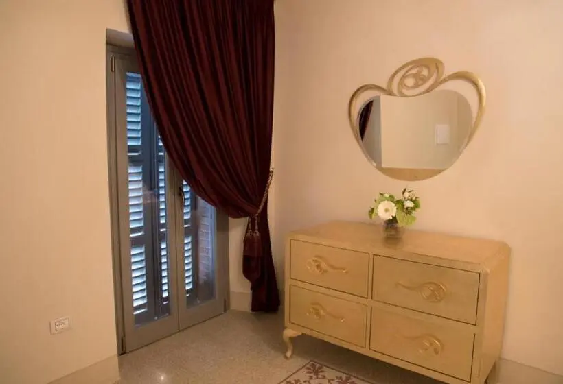 اتاق لوکس, Palazzo Illuminati