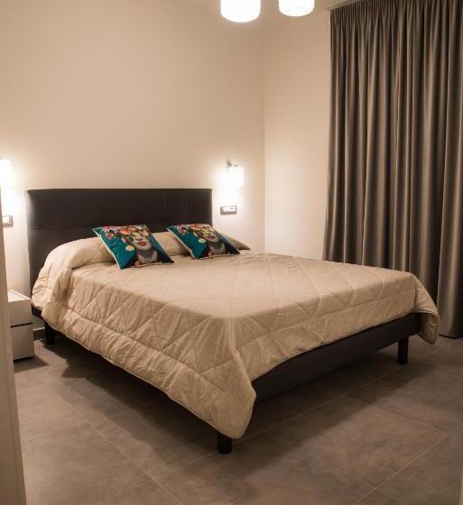 דירת חדר, Palazzo Illuminati