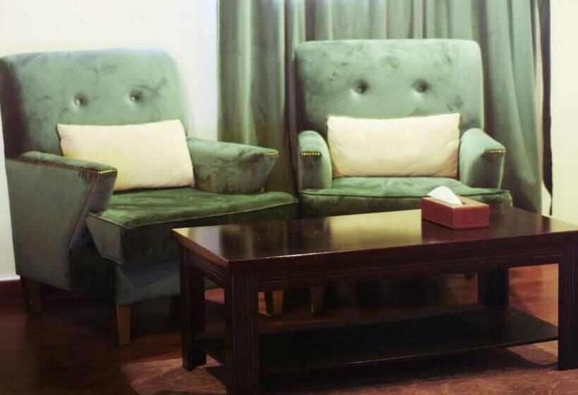 חדר סטודיו סטנדרד, Laylati Al Yarmouk