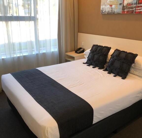 اتاق لوکس, Adelaide Airport Motel