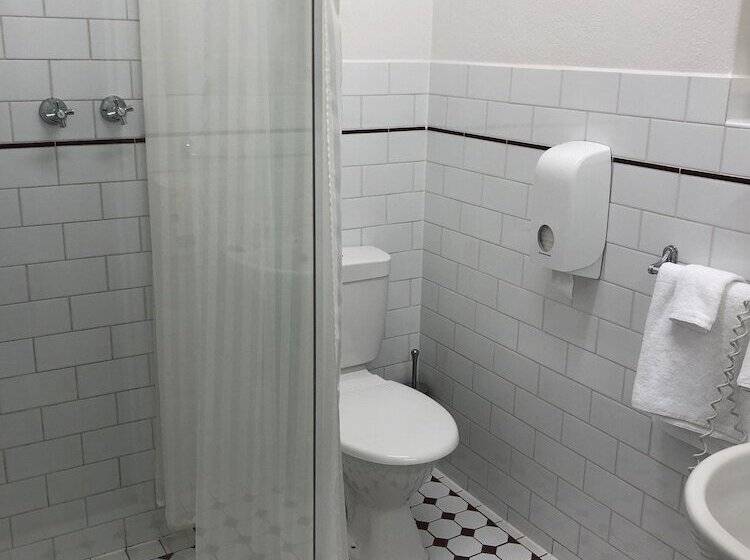 اتاق لوکس, Adelaide Airport Motel