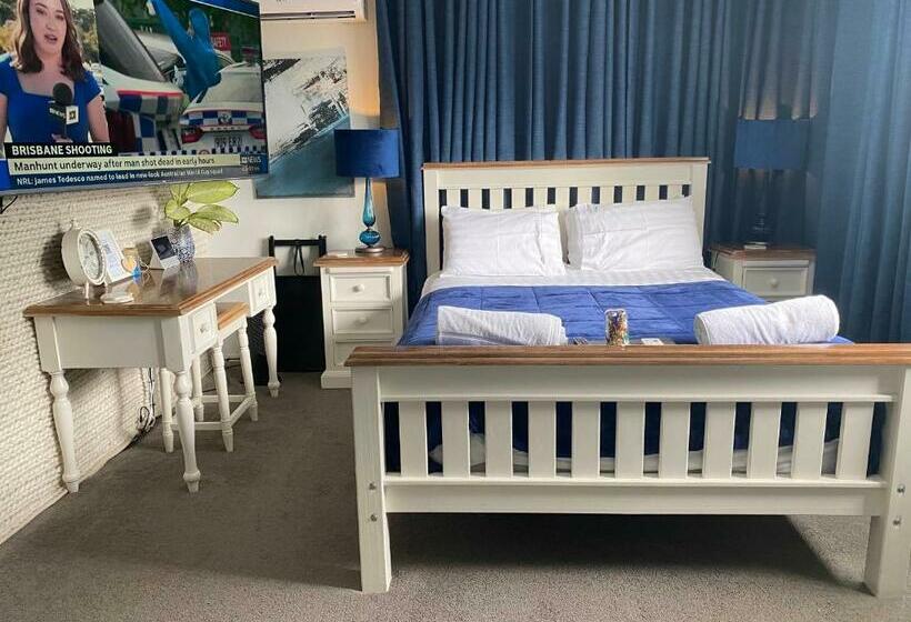 سوییت لوکس, Freshwater Bnb