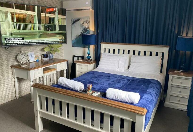 سوییت لوکس, Freshwater Bnb