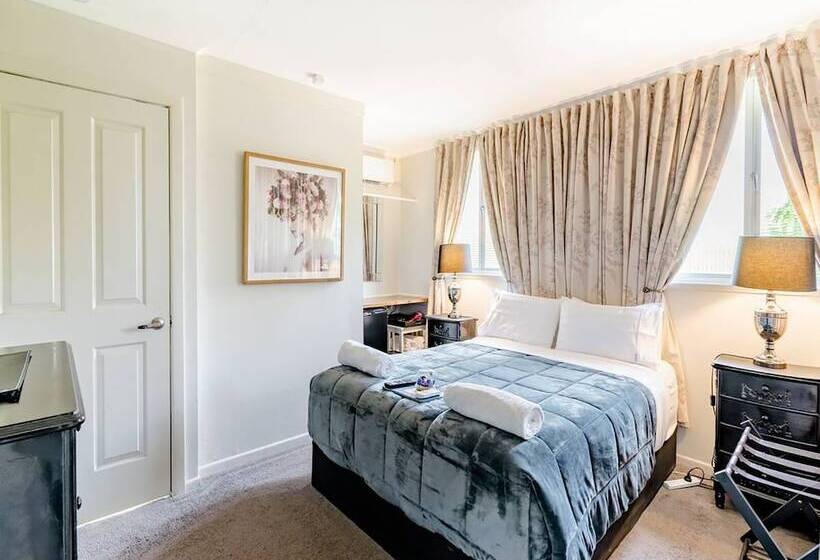 اتاق اکونومی, Freshwater Bnb