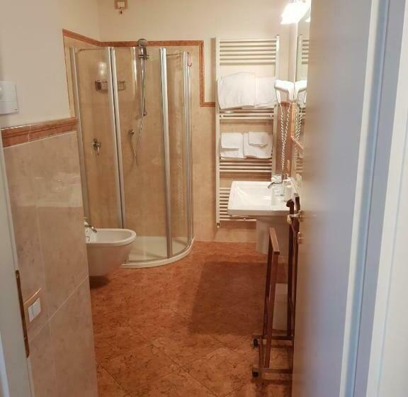 חדר סטנדרט, I Caloseni