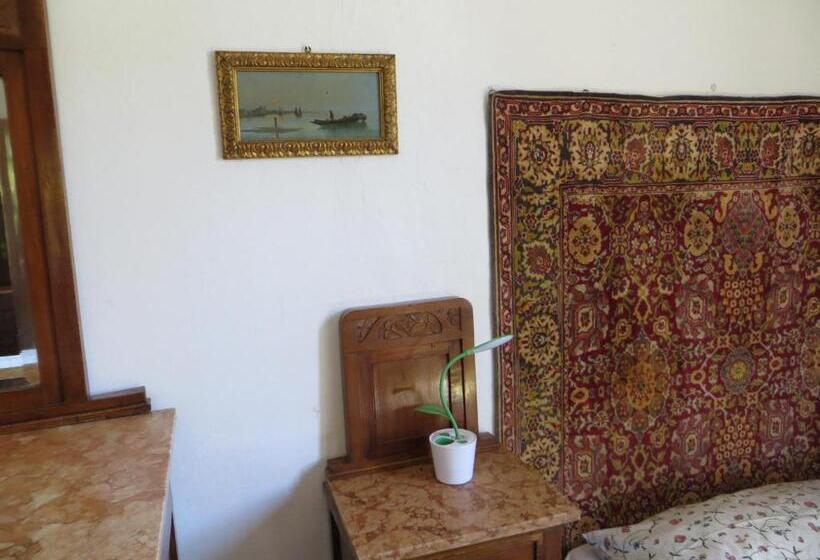 Quarto Triplo Estandar, Villa Elisabetta