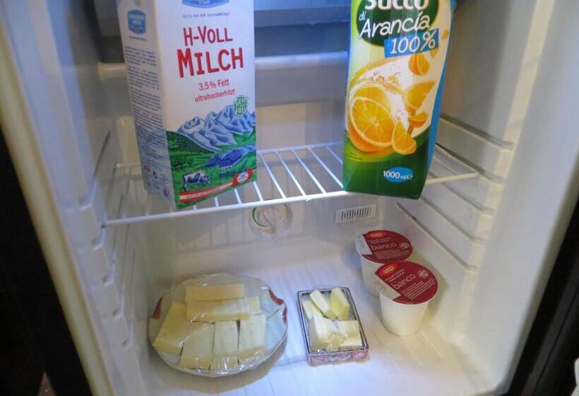 اتاق استاندارد سه نفره, Villa Elisabetta