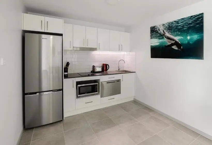 Standard-studio, East Maitland Executive Apartments