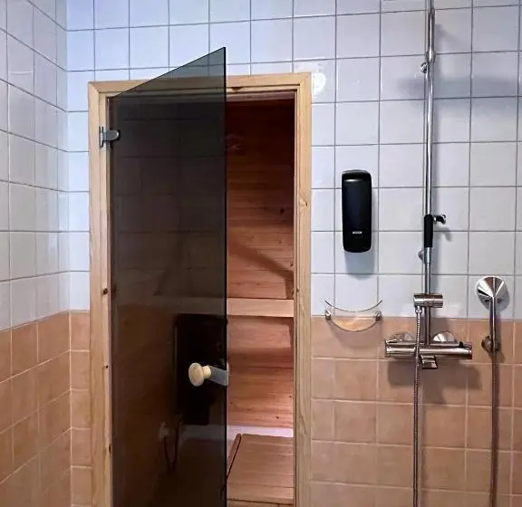 سوییت سوپریور, Golden Circle Suites