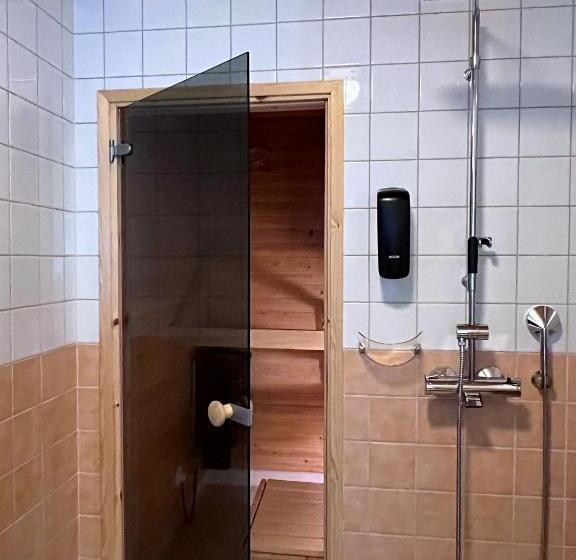 סוויטה משפחתית, Golden Circle Suites