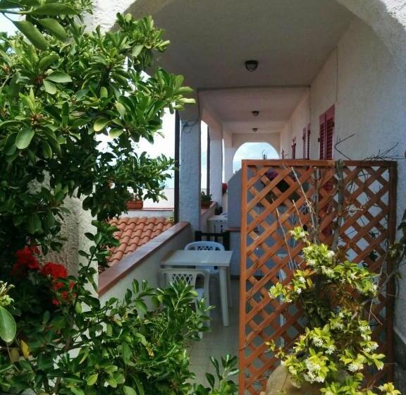 Triple Room Sea View, Albergo Villa Verde