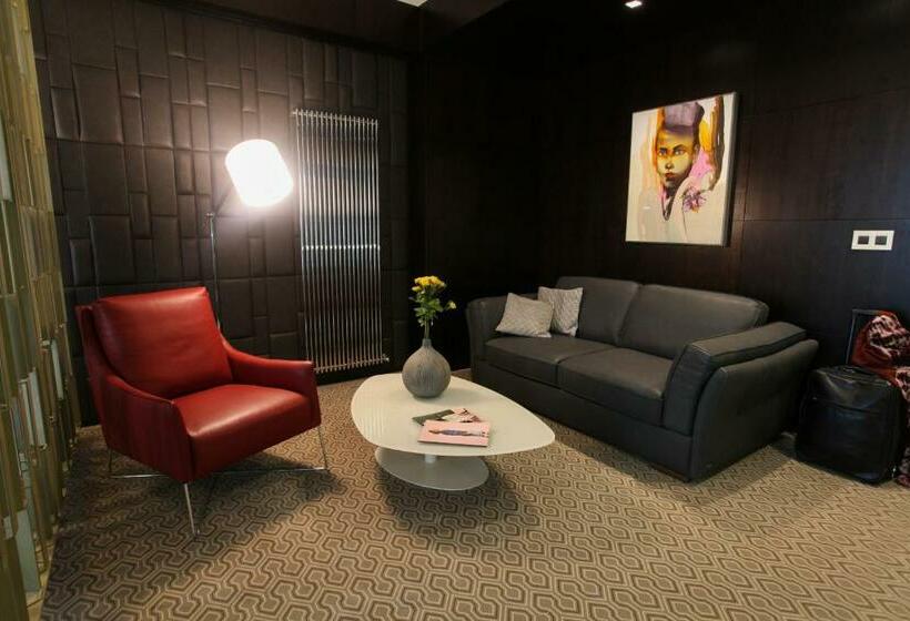 バルコニー付きデラックスルーム, Orhideea