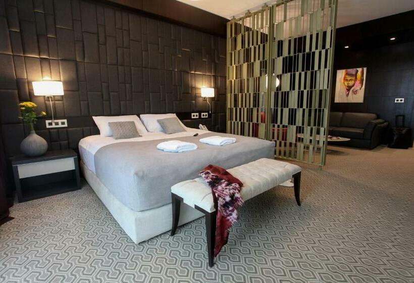 バルコニー付きデラックスルーム, Orhideea