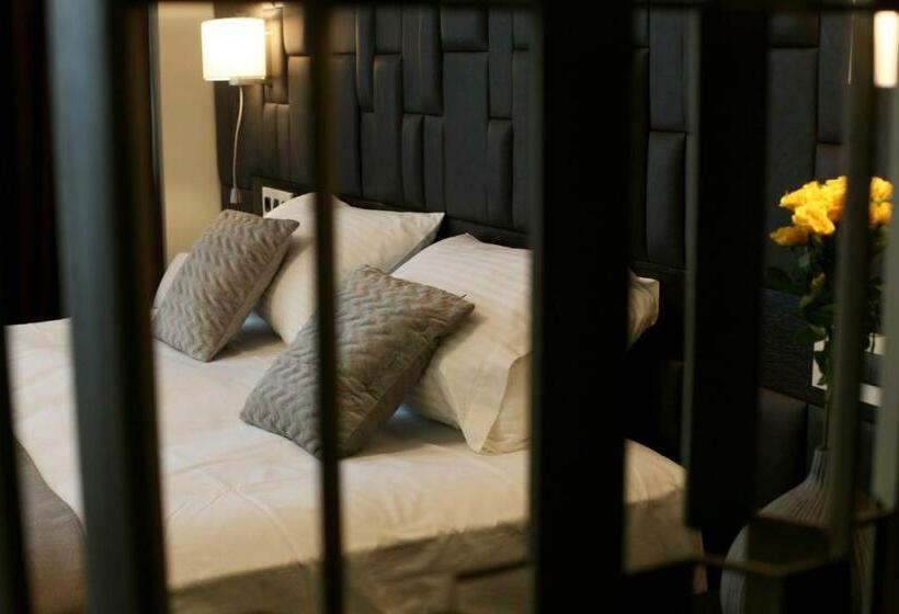 バルコニー付きデラックスルーム, Orhideea