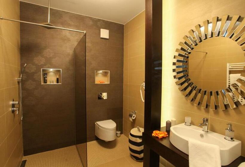 バルコニー付きデラックスルーム, Orhideea