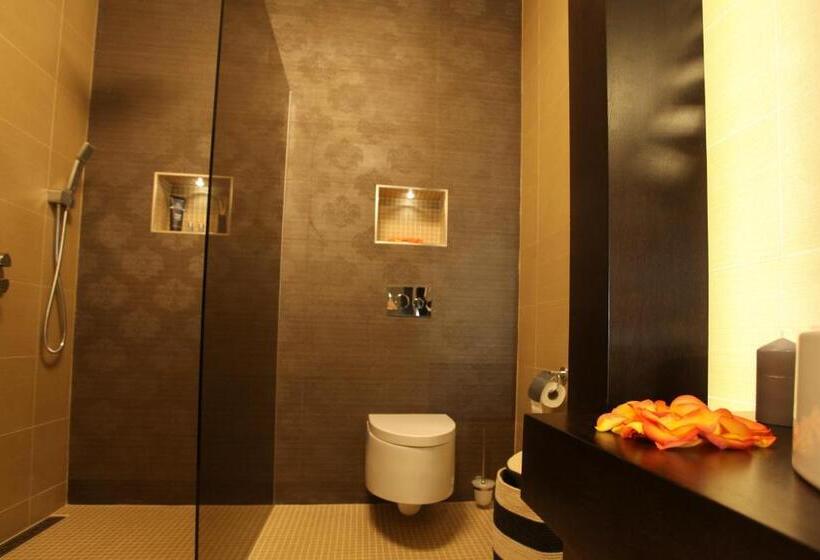 バルコニー付きスタンダードルーム, Orhideea