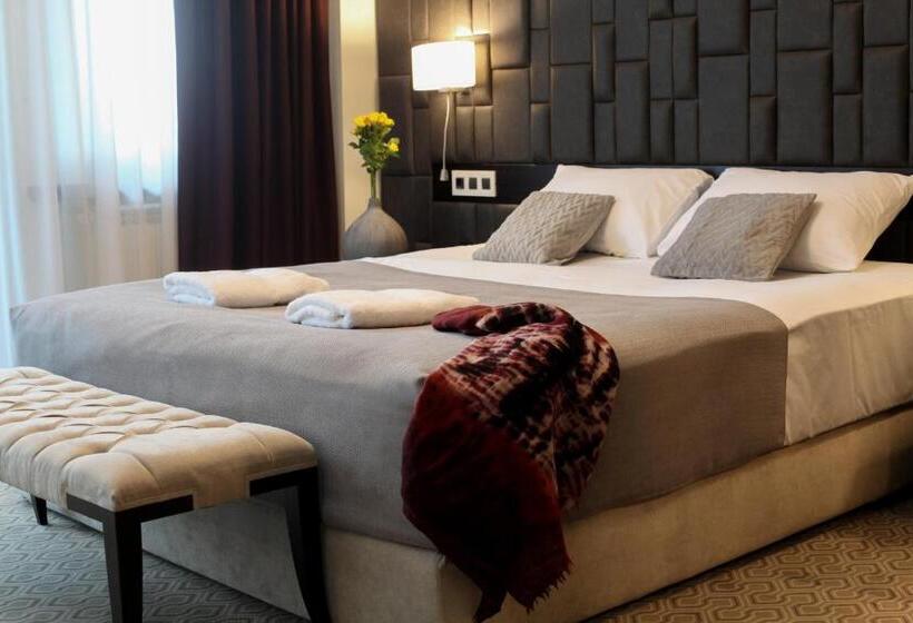 バルコニー付きスタンダードルーム, Orhideea