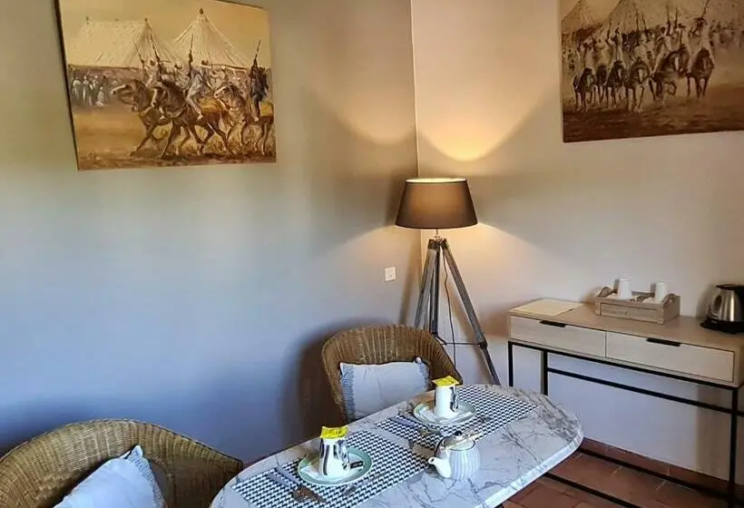 ガーデンビュースイート, Domaine La Condamine Crillon Le Brave