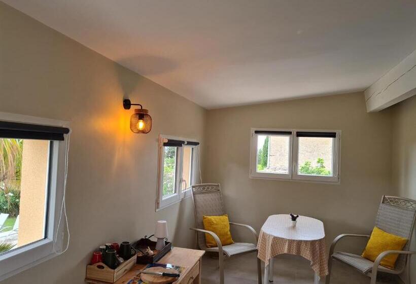 חדר סופריור עם מיטת קינג, Domaine La Condamine Crillon Le Brave