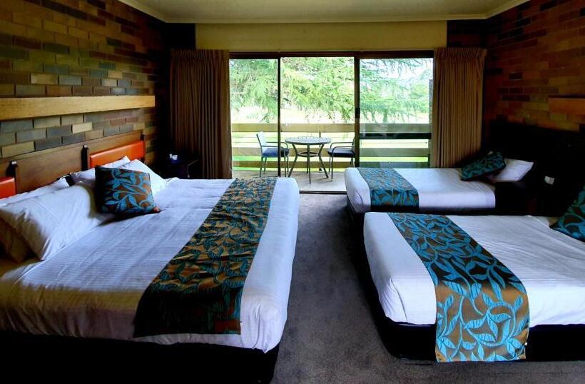 חדר סטנדרט לשלושה, Shepparton Golf Motel