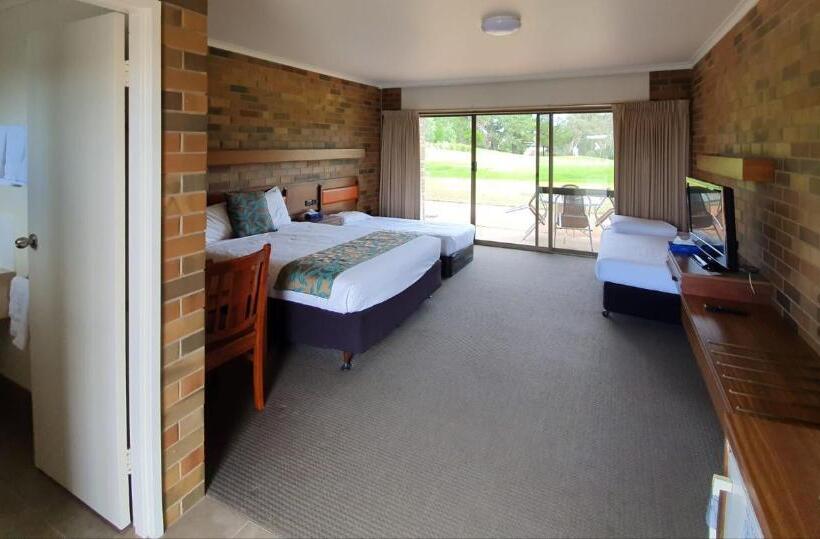 חדר סטנדרט לארבעה, Shepparton Golf Motel
