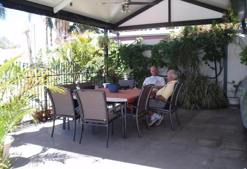 استودیو استاندارد با چشم‌انداز باغ, A Good Rest B&b