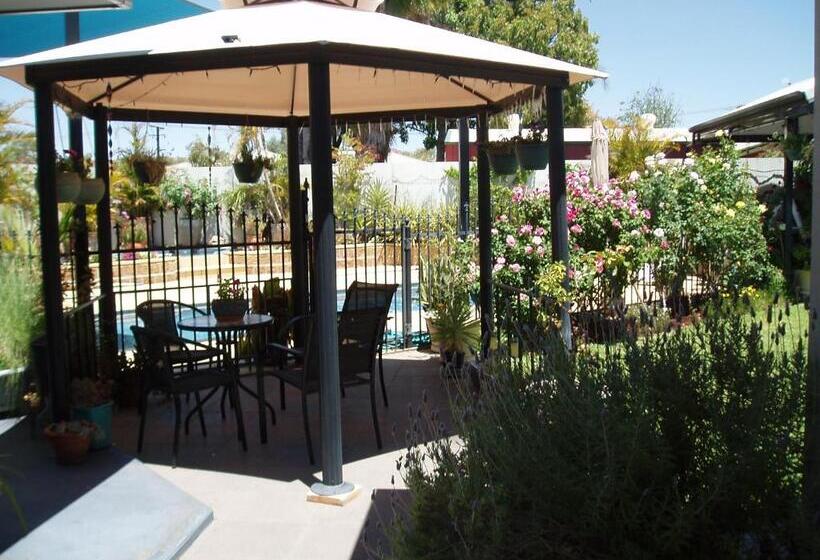 اتاق استاندارد سه نفره, A Good Rest B&b